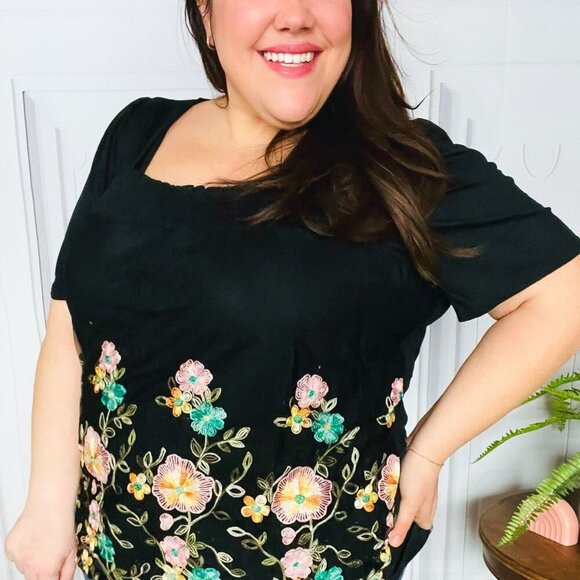 NWT Black Floral Embroidery and Lace Smocked Top - Picture 5 of 15